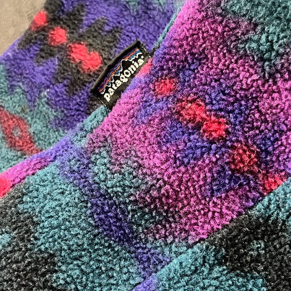 Colorful Patterned Gloves - Picture 5 of 8